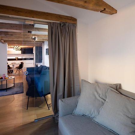 Merkela Loft Apartment Beside Vermanes Park Riga Ngoại thất bức ảnh