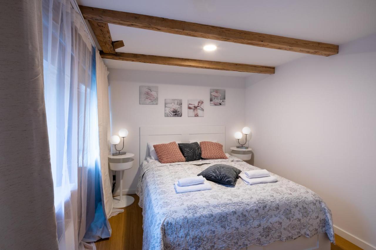 Merkela Loft Apartment Beside Vermanes Park Riga Ngoại thất bức ảnh