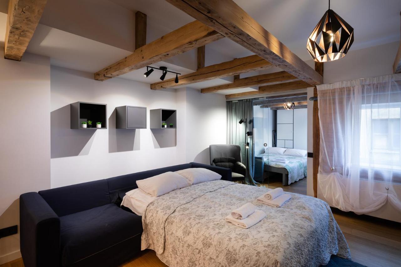 Merkela Loft Apartment Beside Vermanes Park Riga Ngoại thất bức ảnh