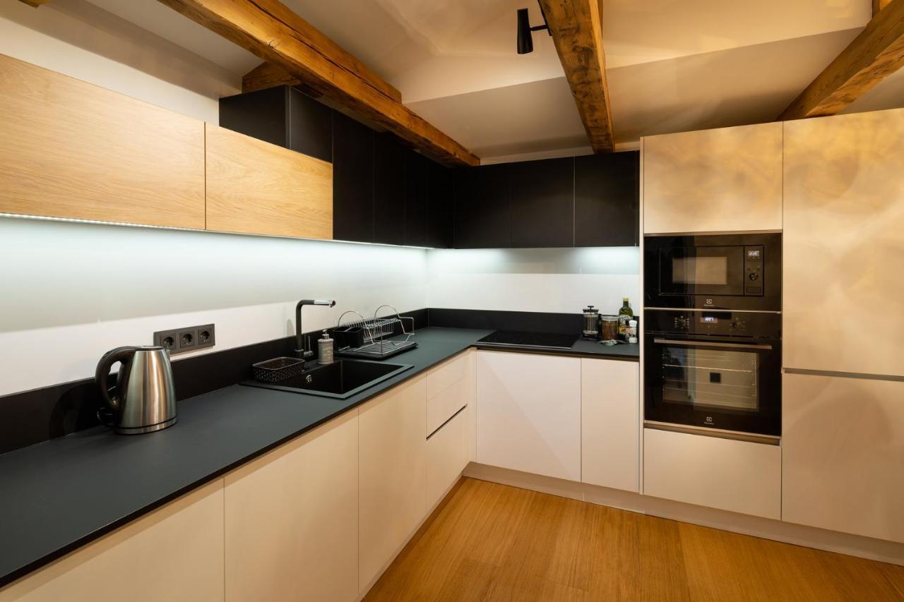 Merkela Loft Apartment Beside Vermanes Park Riga Ngoại thất bức ảnh