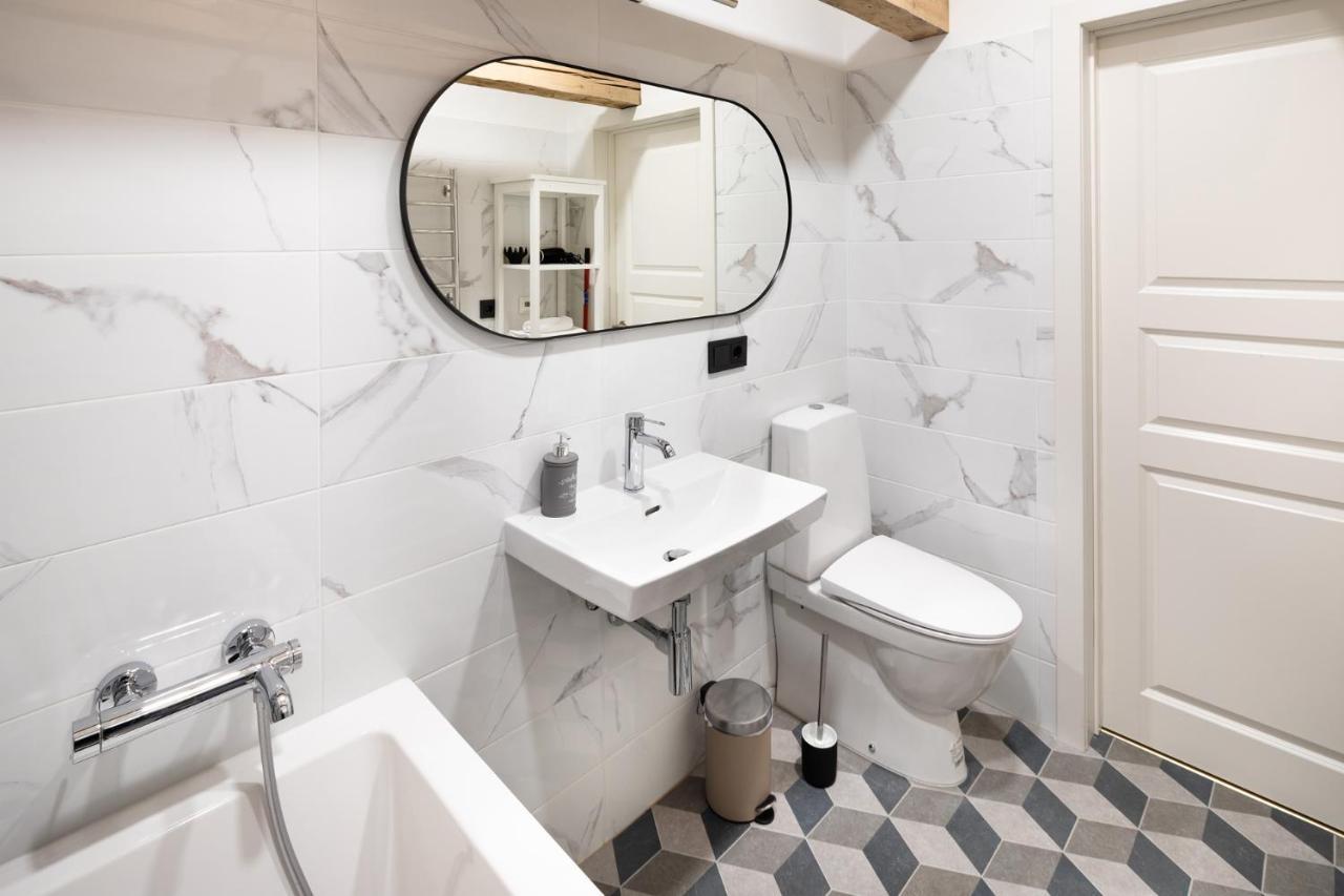 Merkela Loft Apartment Beside Vermanes Park Riga Ngoại thất bức ảnh
